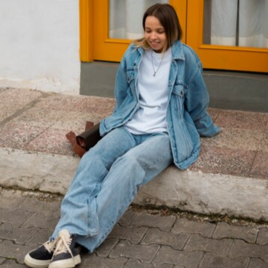 Como usar calça cargo jeans? Confira dicas e truques!