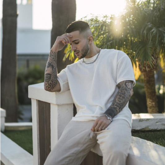 Como usar camiseta oversized? Veja dicas para montar looks masculinos!