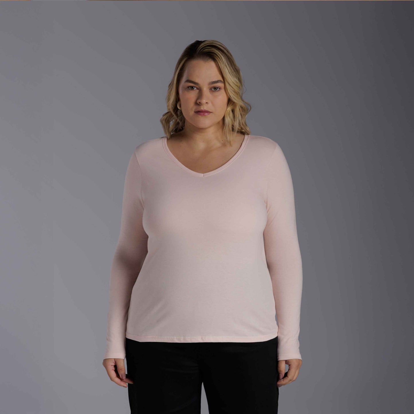 Camiseta Slim Gola V Manga Longa Plus Feminina - Rosa Pastel