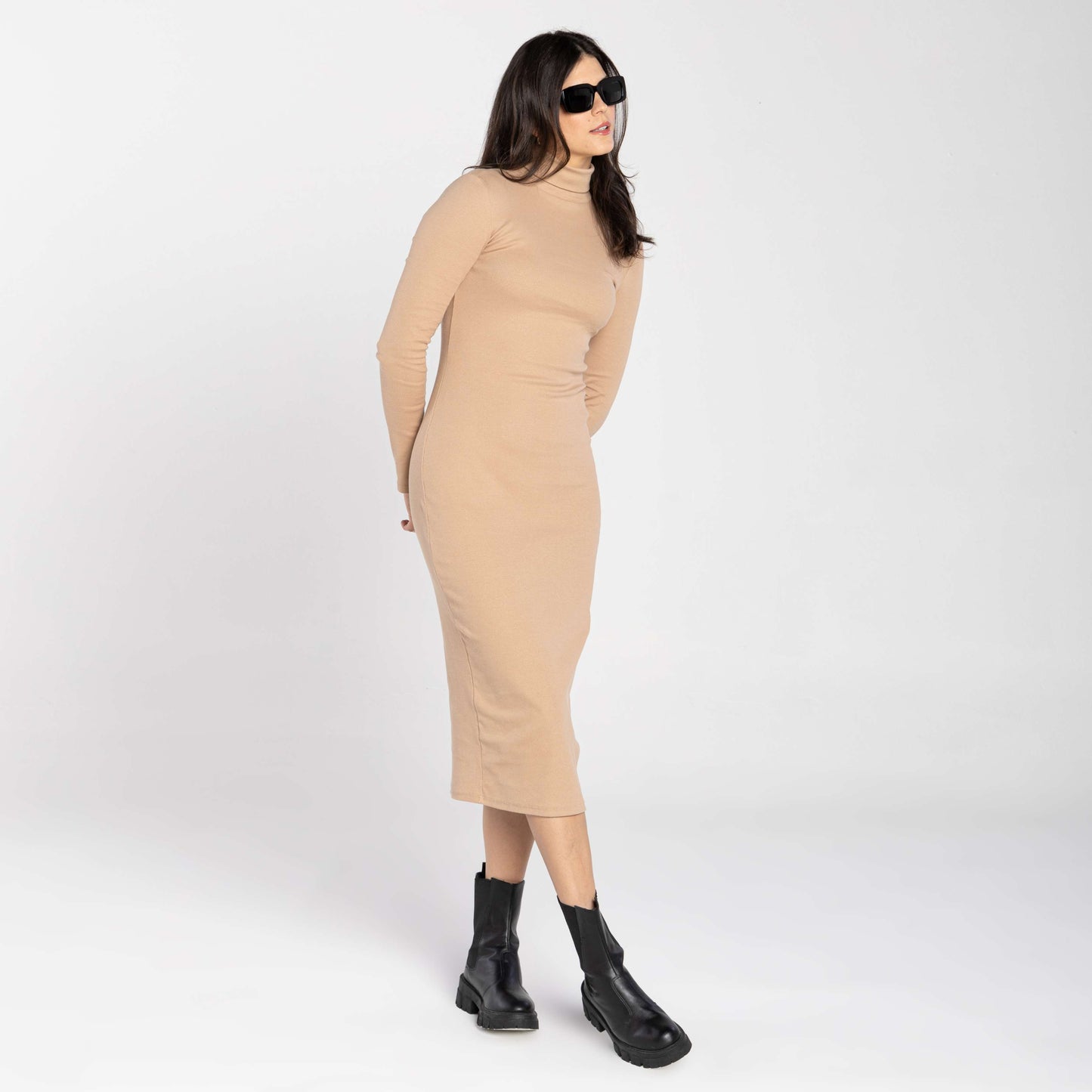 Vestido Midi Ribana Gola Rolê - Bege Camel