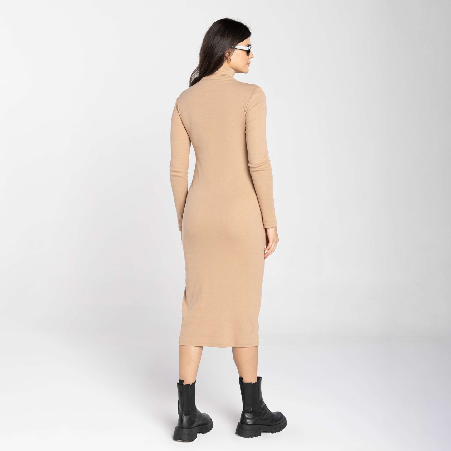 Vestido Midi Ribana Gola Rolê - Bege Camel