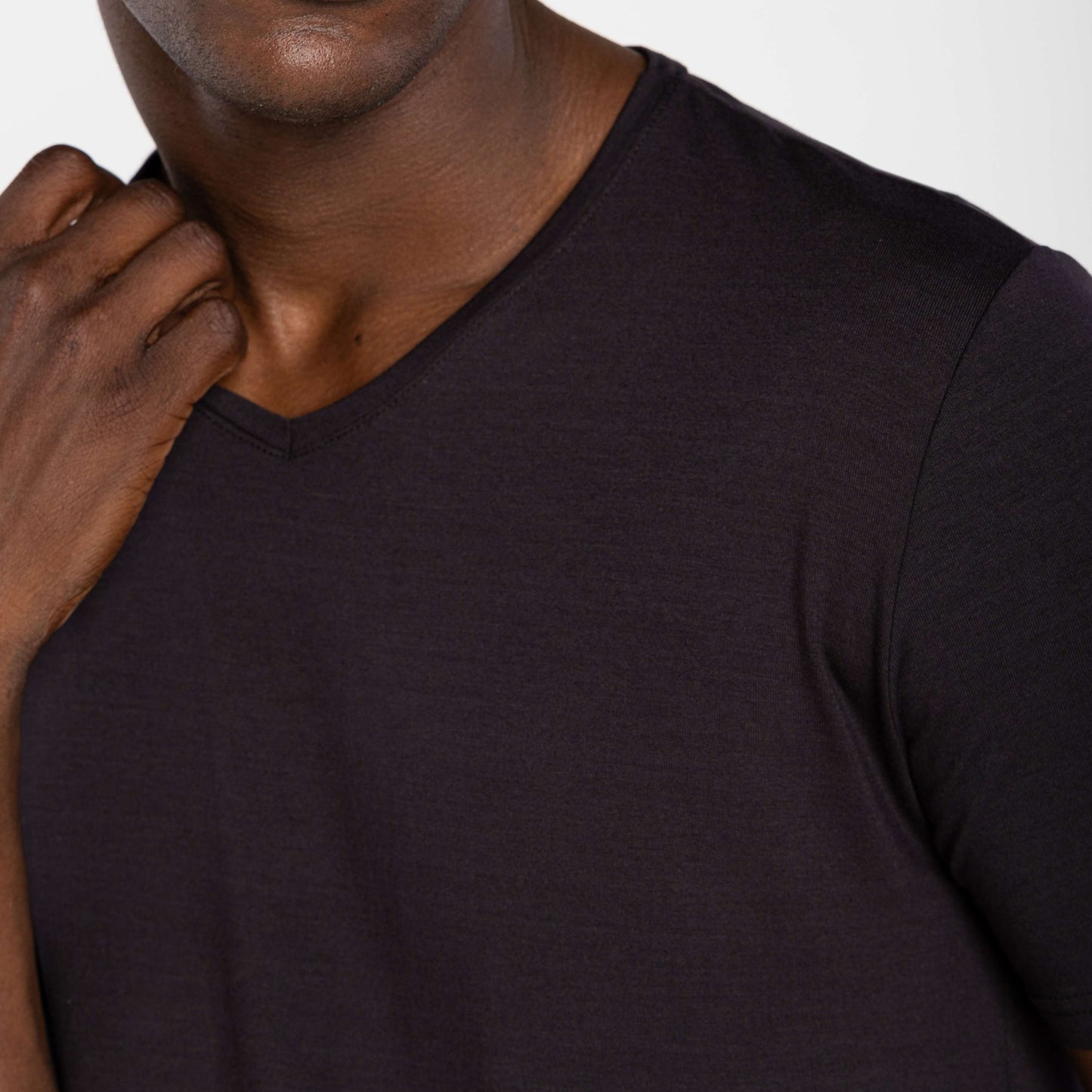 Tech T-Shirt Modal Gola V Masculina - Preto