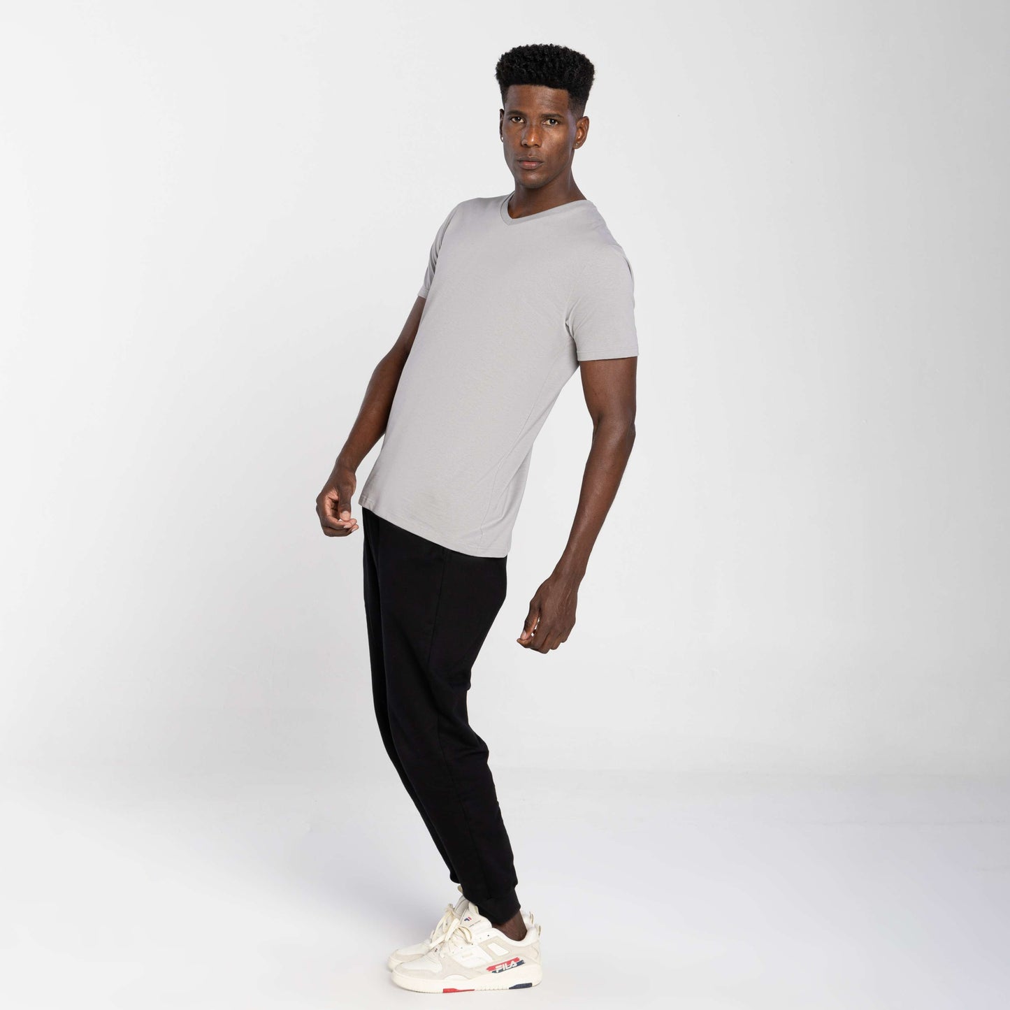 Tech T-Shirt Impermeável Gola V Masculina - Cinza Titanio