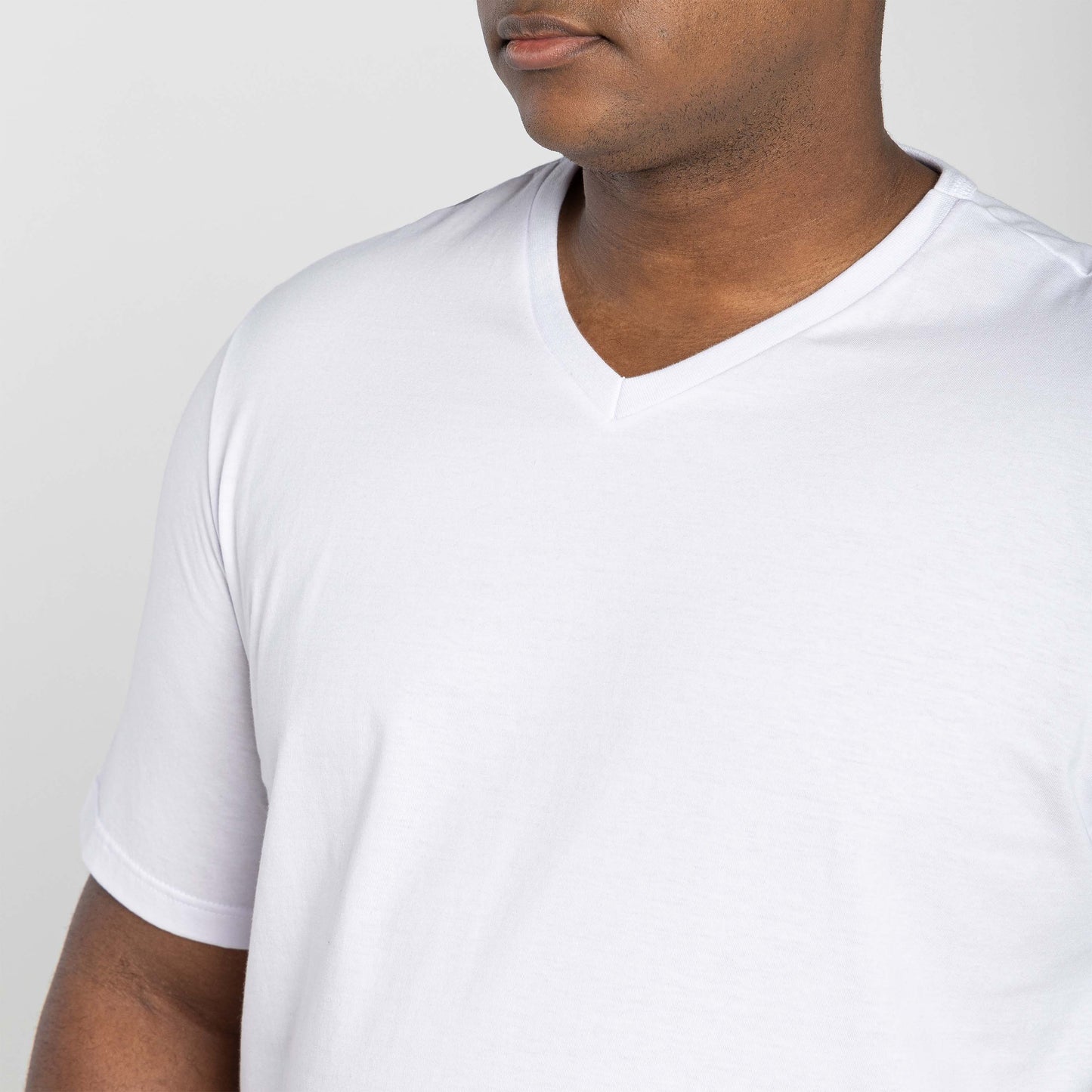 Tech T-Shirt Impermeável Gola V Plus Masculina - Branco