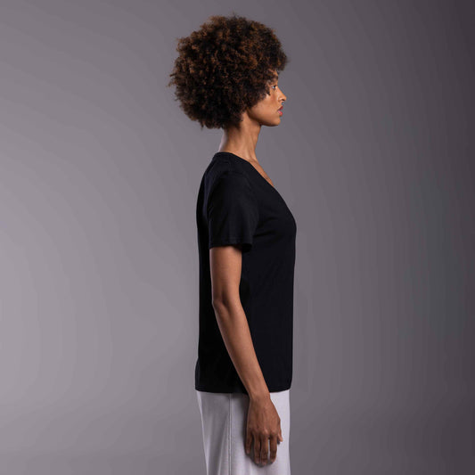 Tech T-Shirt Impermeável Gola V Feminina - Preto