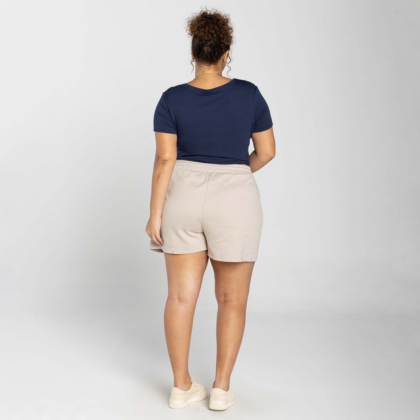 Shorts Moletom Tech NoLiquid Plus Feminino - Bege Aveia
