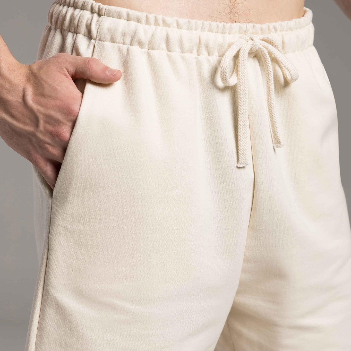 Bermuda Moletom Tech Impermeável Masculina - Off Vanilla