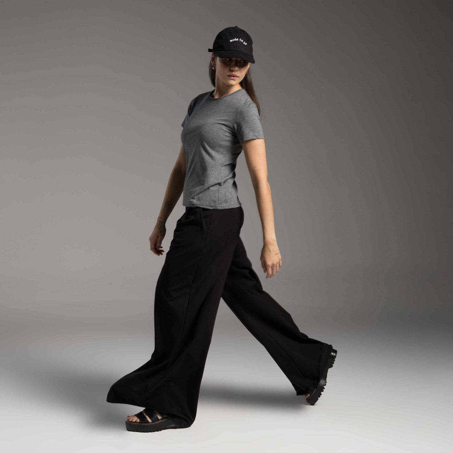 Tech T-Shirt Anti Odor Slim Feminina - Mescla Escuro