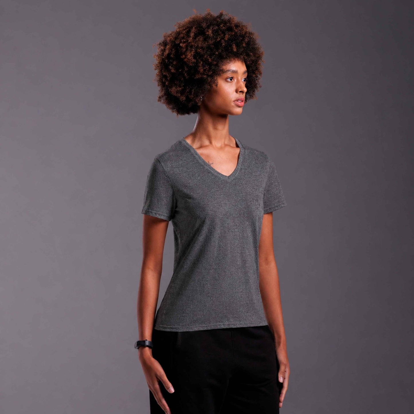 Tech T-Shirt Anti Odor Slim Gola V Feminina - Mescla Escuro