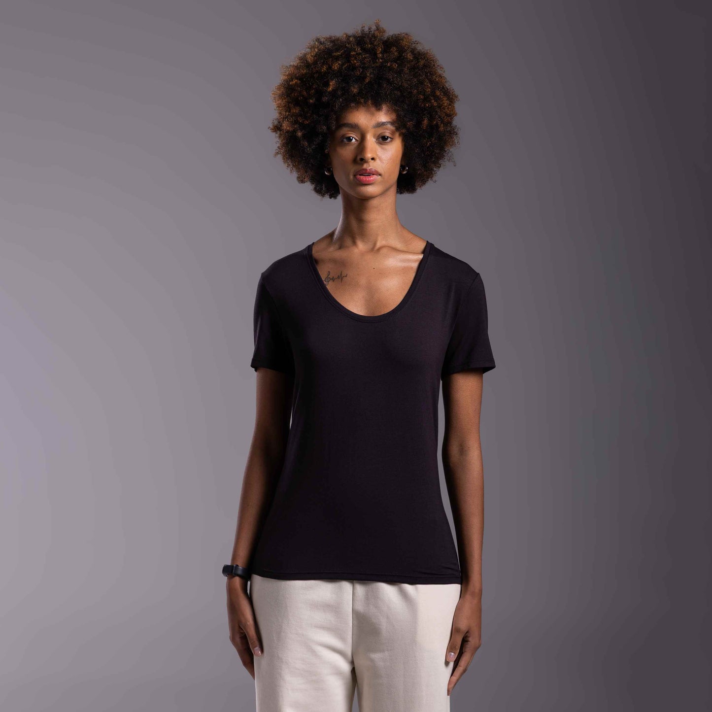 Tech T-Shirt Modal Gola U Feminina - Preto