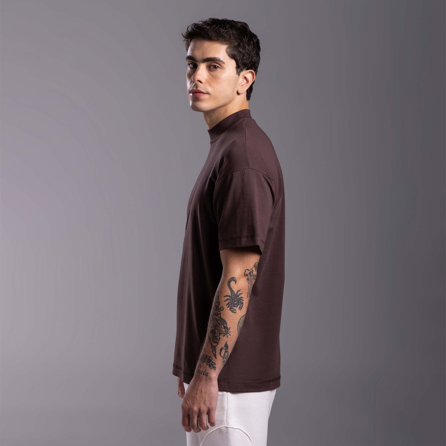 Tech T-Shirt Comfort Anti Odor Gola Alta Masculina - Marrom