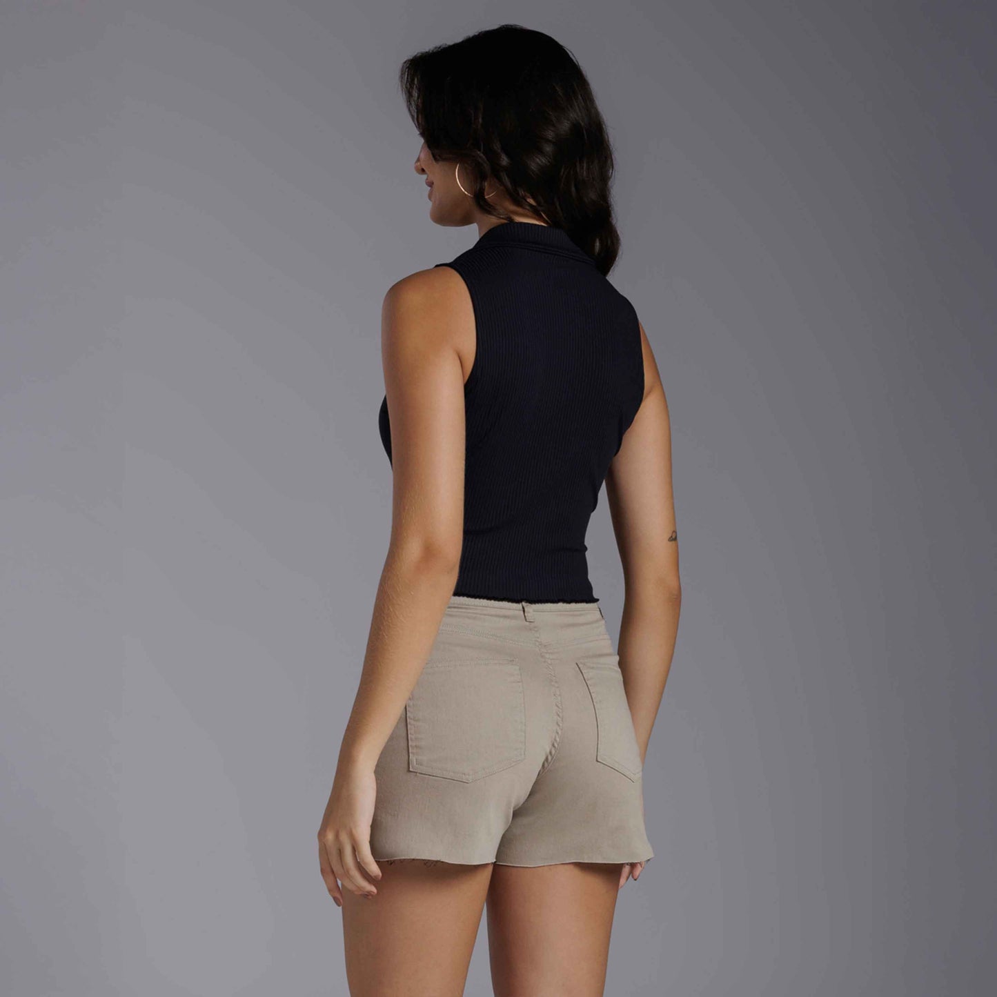 Blusa Cropped Gola Canelada - Preto