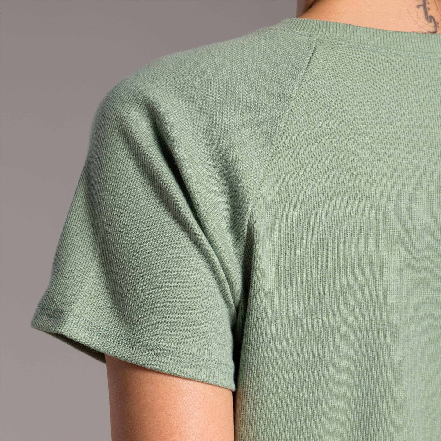 Tech T-Shirt Ribana Anti Odor Cropped Feminina - Verde Pistache