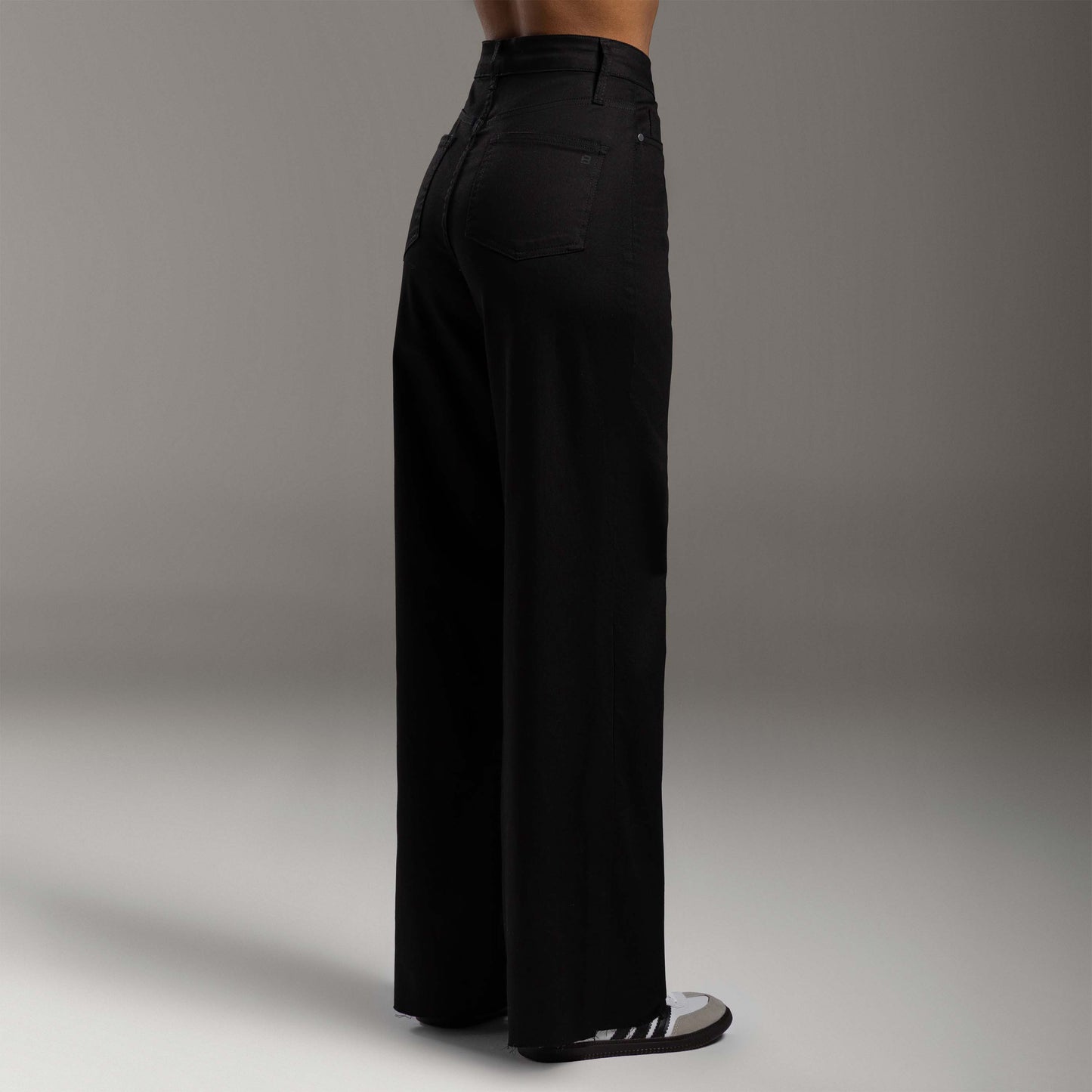 Calça Wide Tech Flex Feminina - Preto