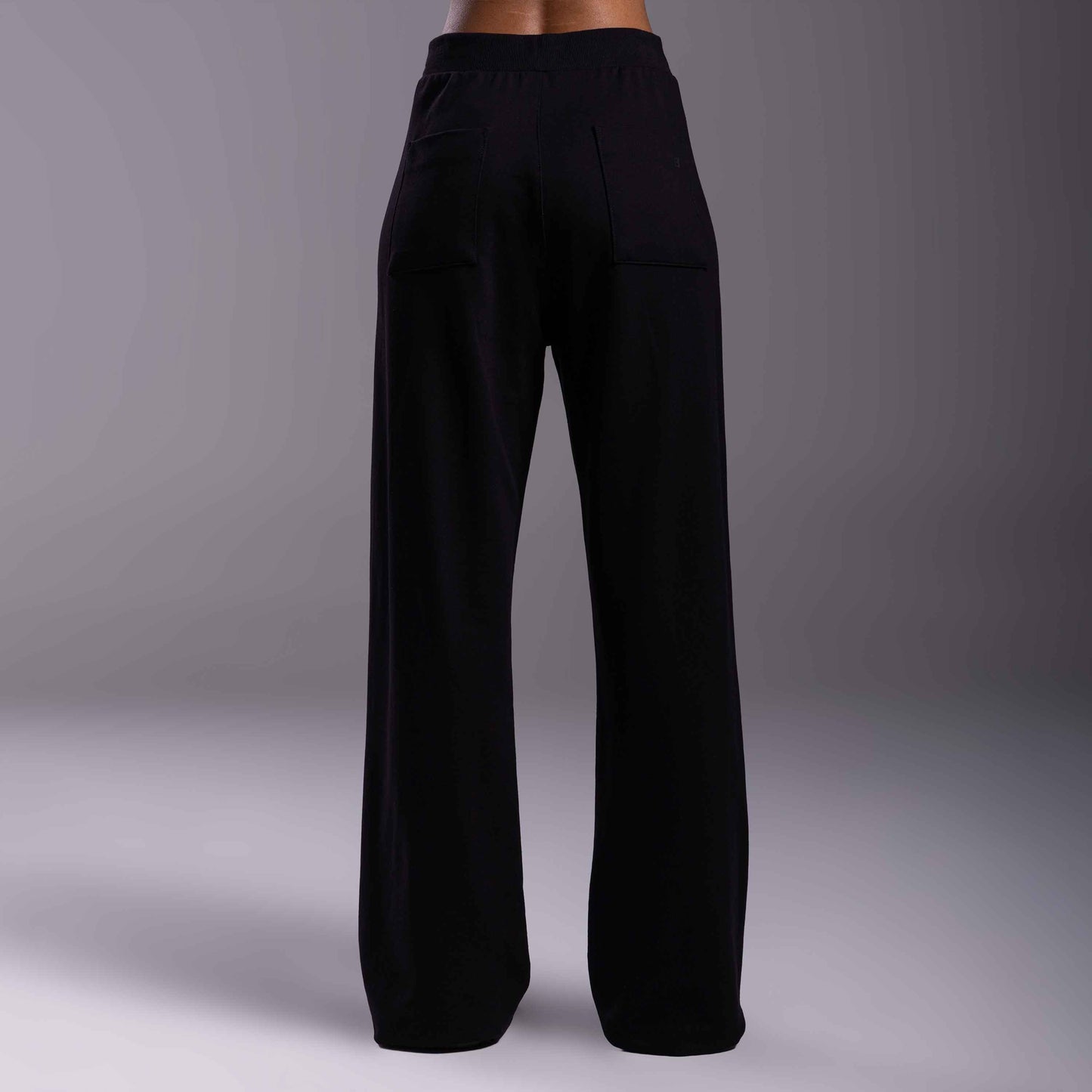 Calça Reta Moletom Tech NoLiquid Feminina - Preto