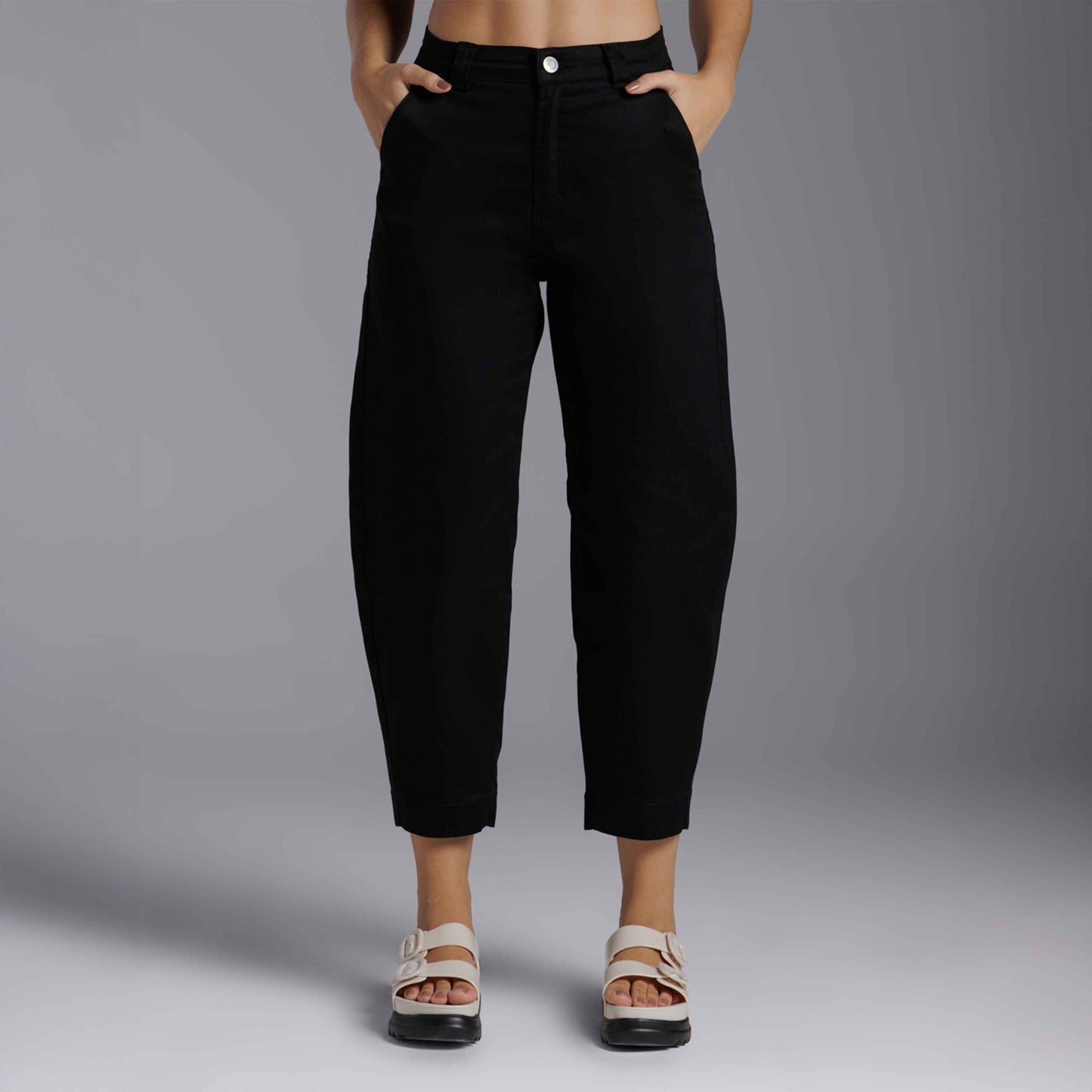 Calça Barrel Tech Flex Feminina - Preto