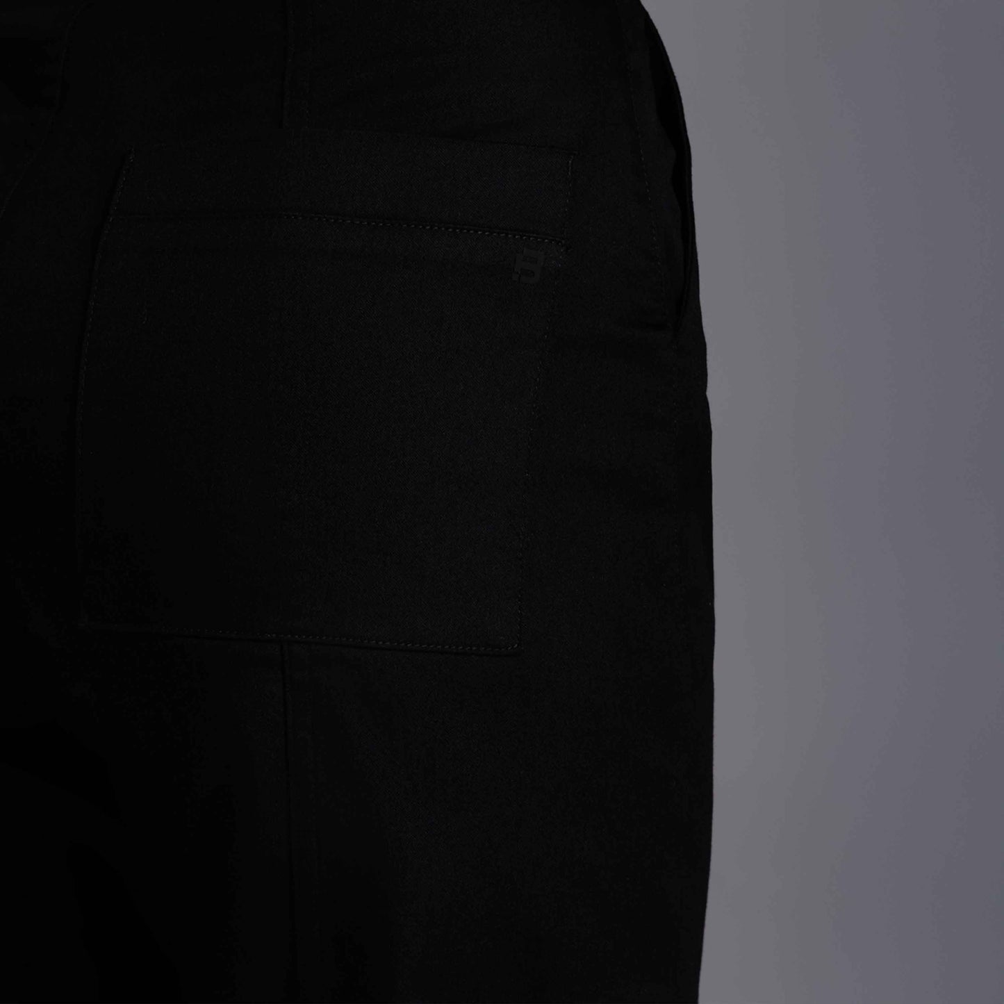 Calça Barrel Tech Flex Feminina - Preto