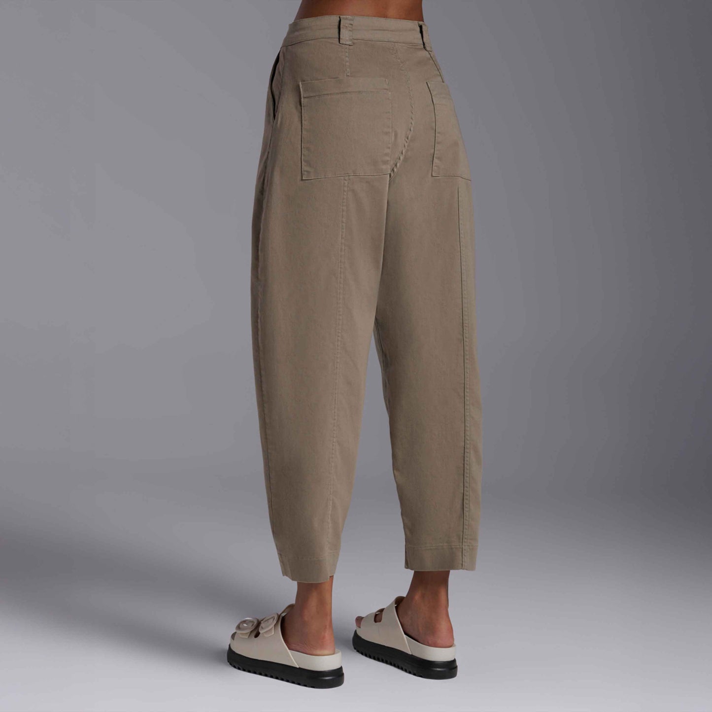 Calça Barrel Tech Flex Feminina - Verde Orvalho