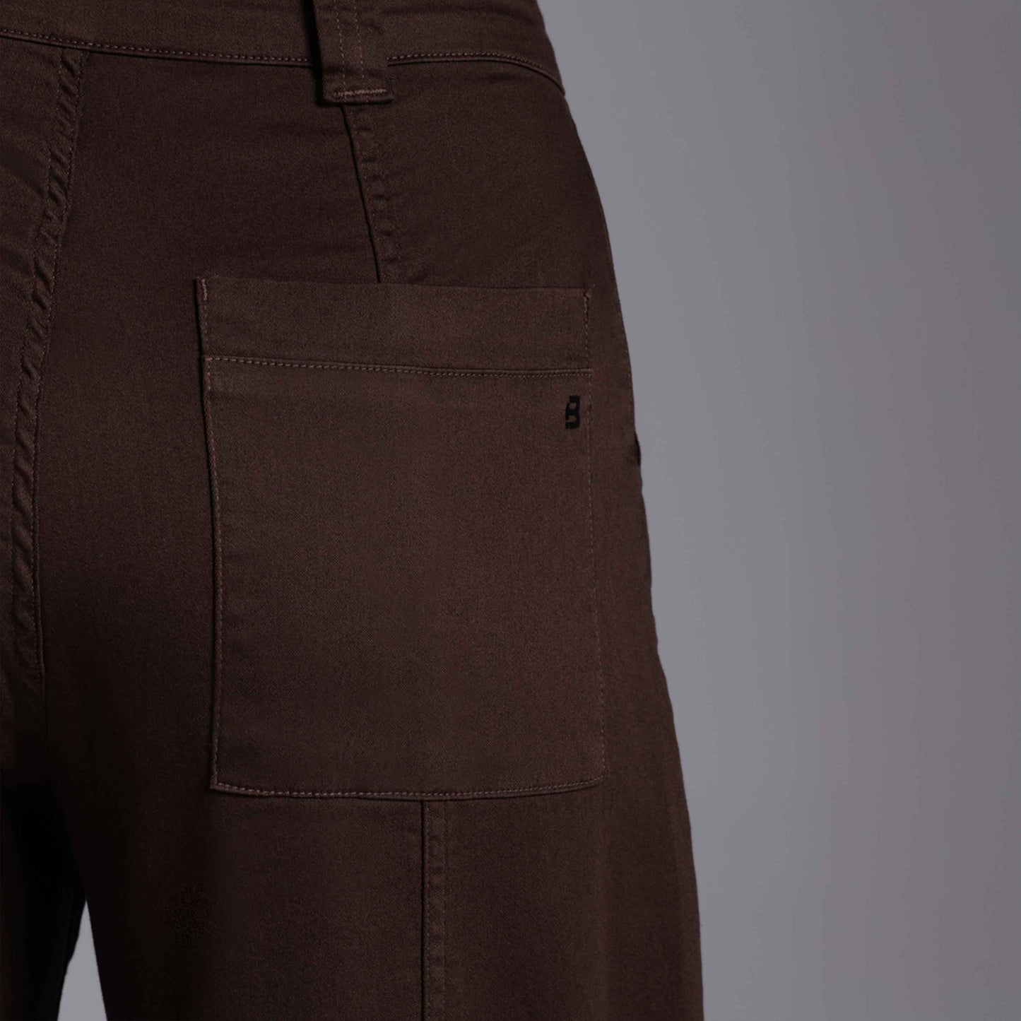 Calça Barrel Tech Flex Feminina - Marrom