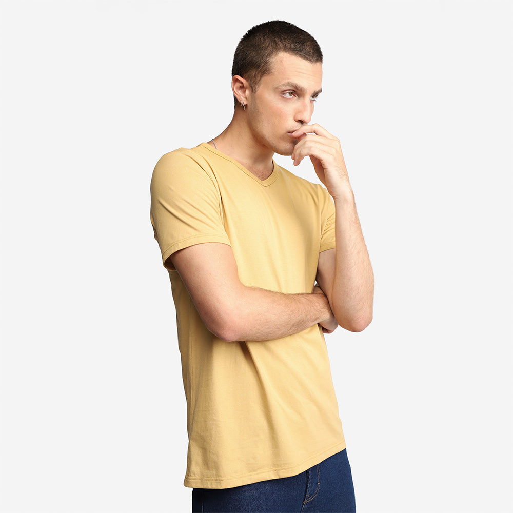 Camiseta Básica Gola V Masculina - Amarelo Mel