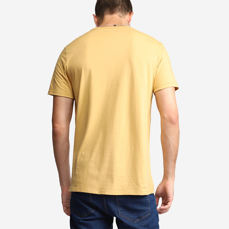 Camiseta Básica Gola V Masculina - Amarelo Mel