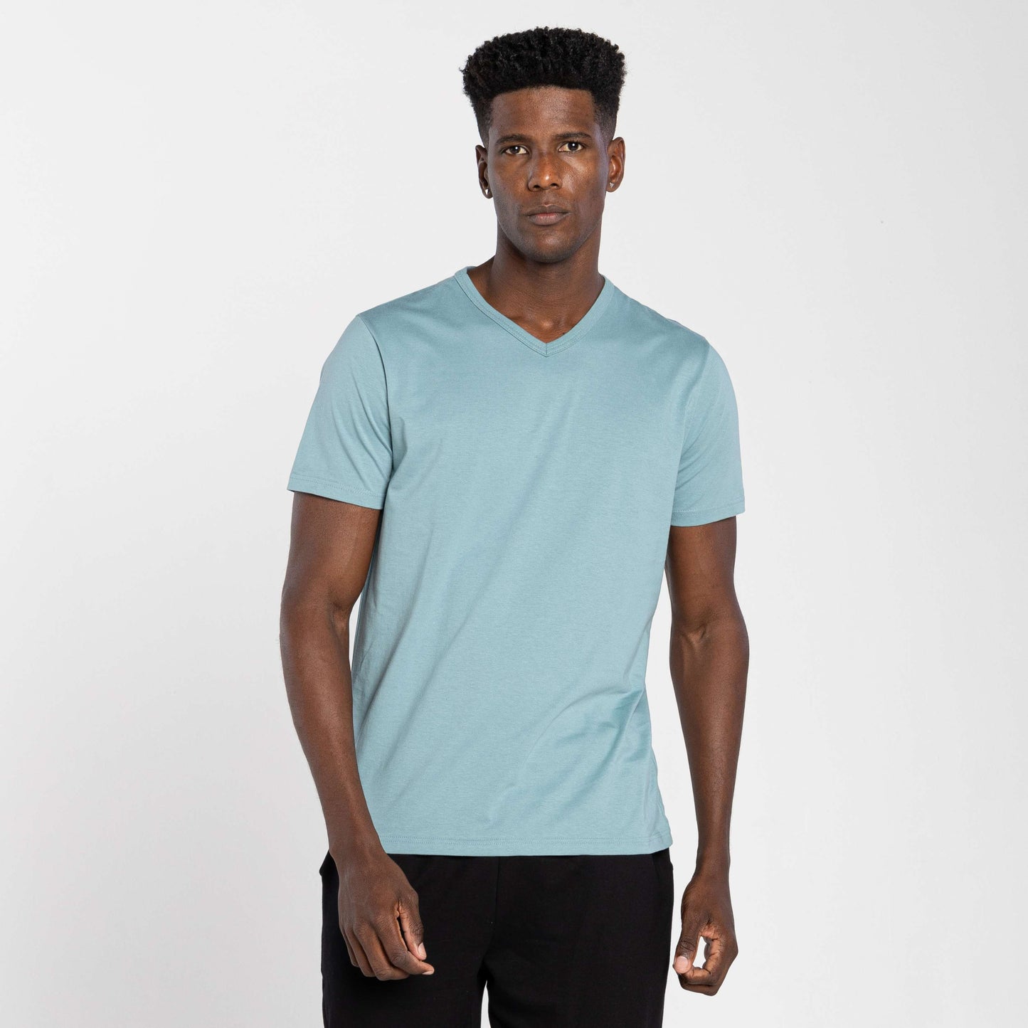 Camiseta Básica Gola V Masculina - Verde Hortelã