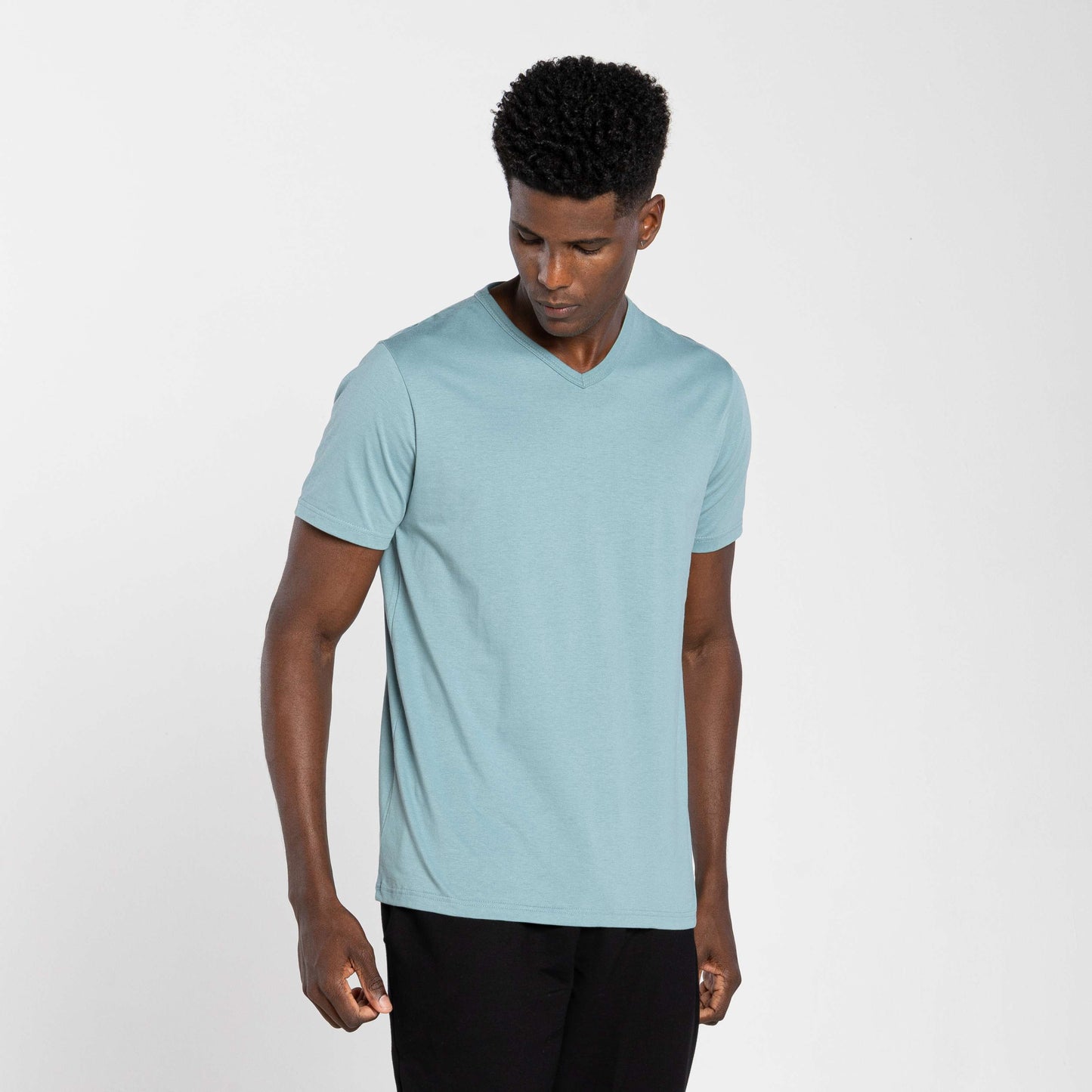 Camiseta Básica Gola V Masculina - Verde Hortelã