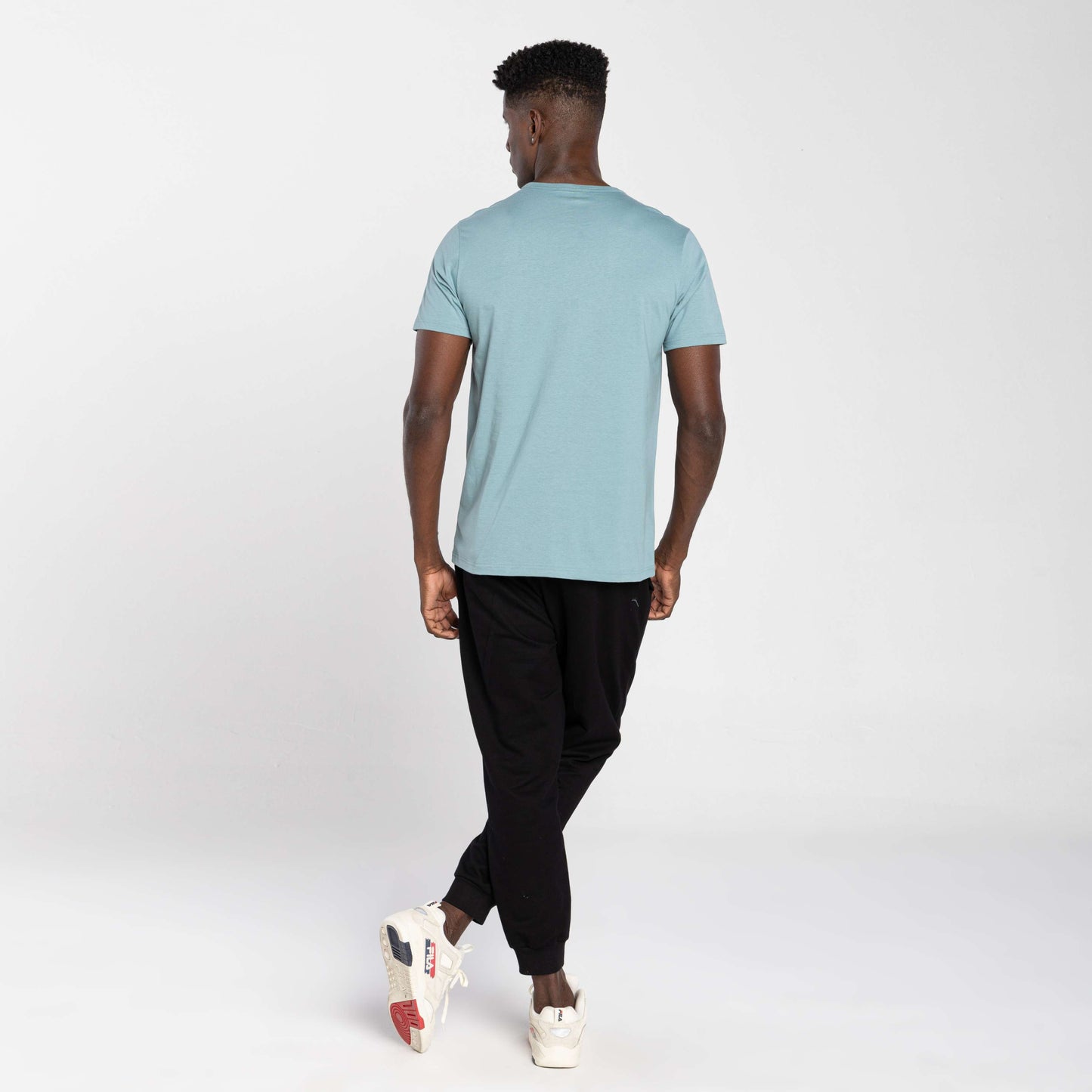 Camiseta Básica Gola V Masculina - Verde Hortelã