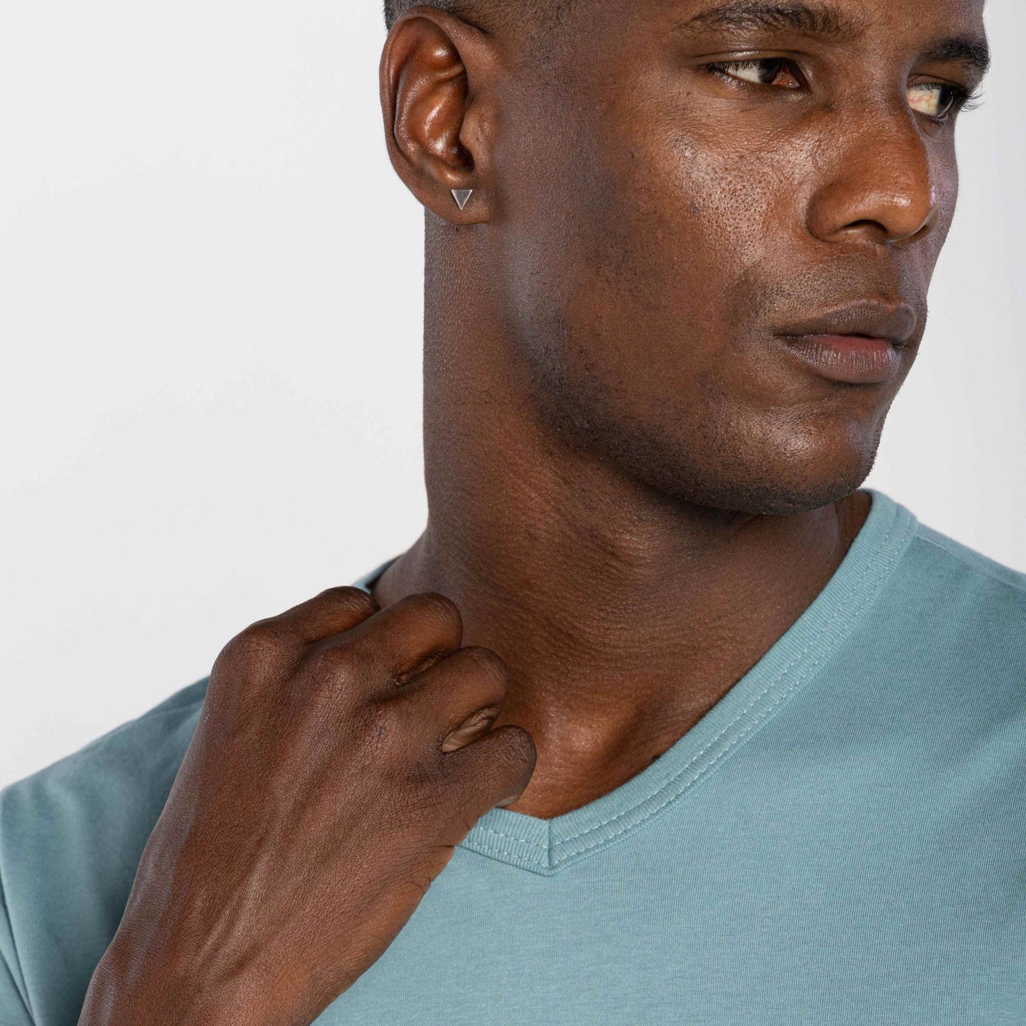 Camiseta Básica Gola V Masculina - Verde Hortelã