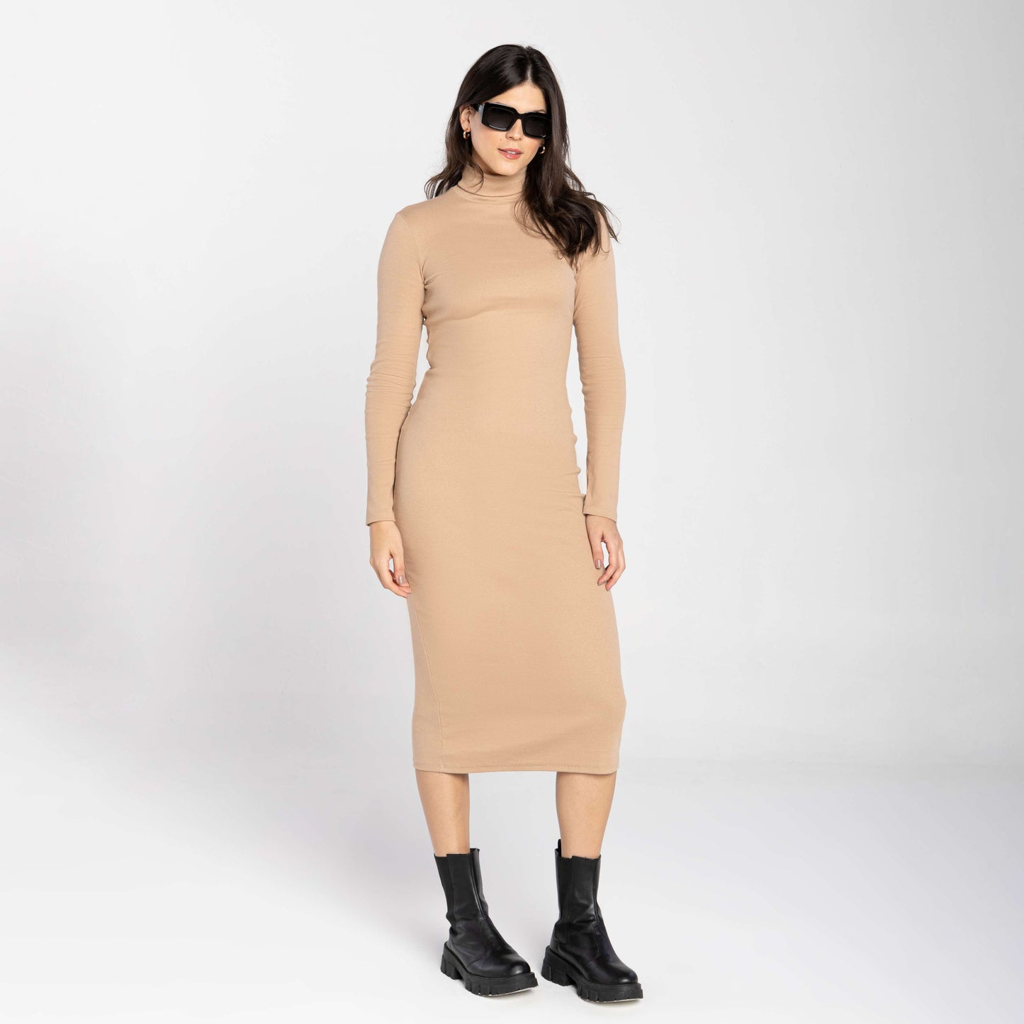 Vestido Midi Ribana Gola Rolê - Bege Camel
