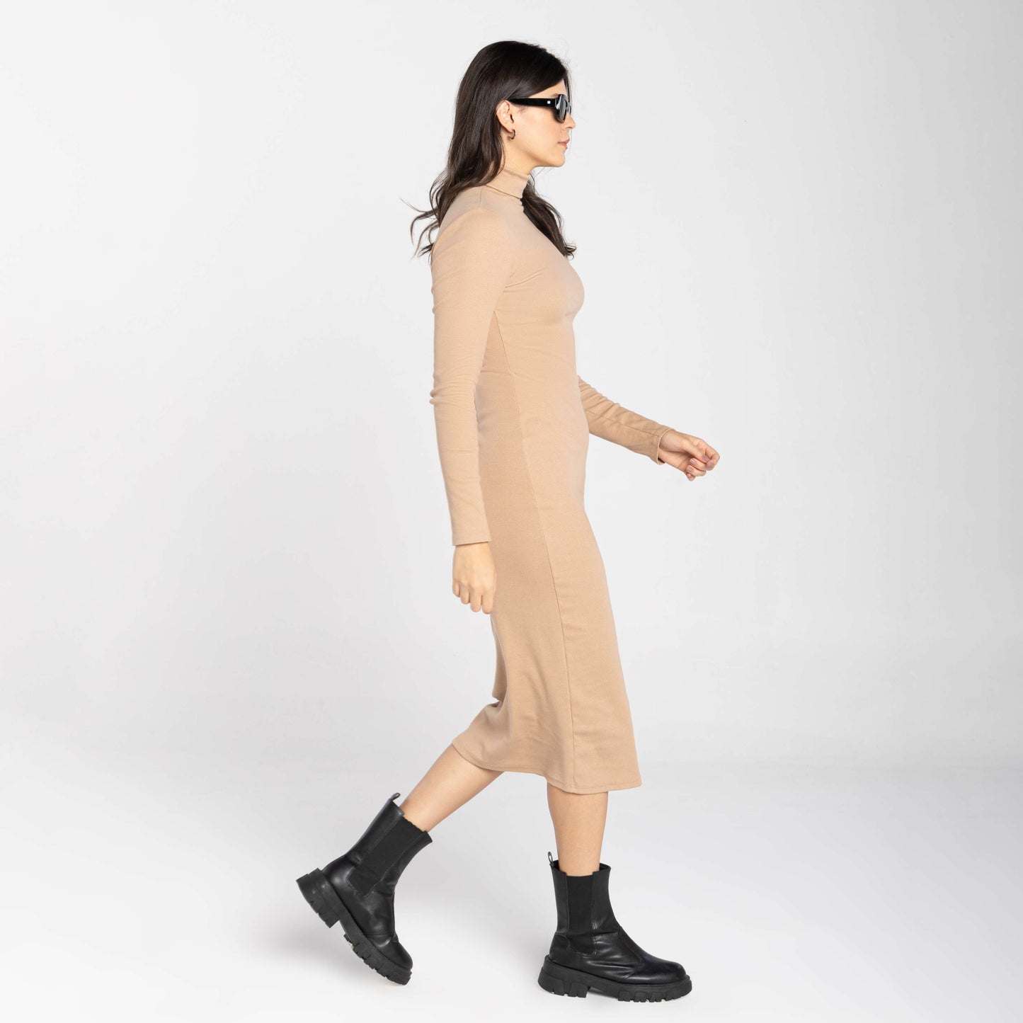 Vestido Midi Ribana Gola Rolê - Bege Camel
