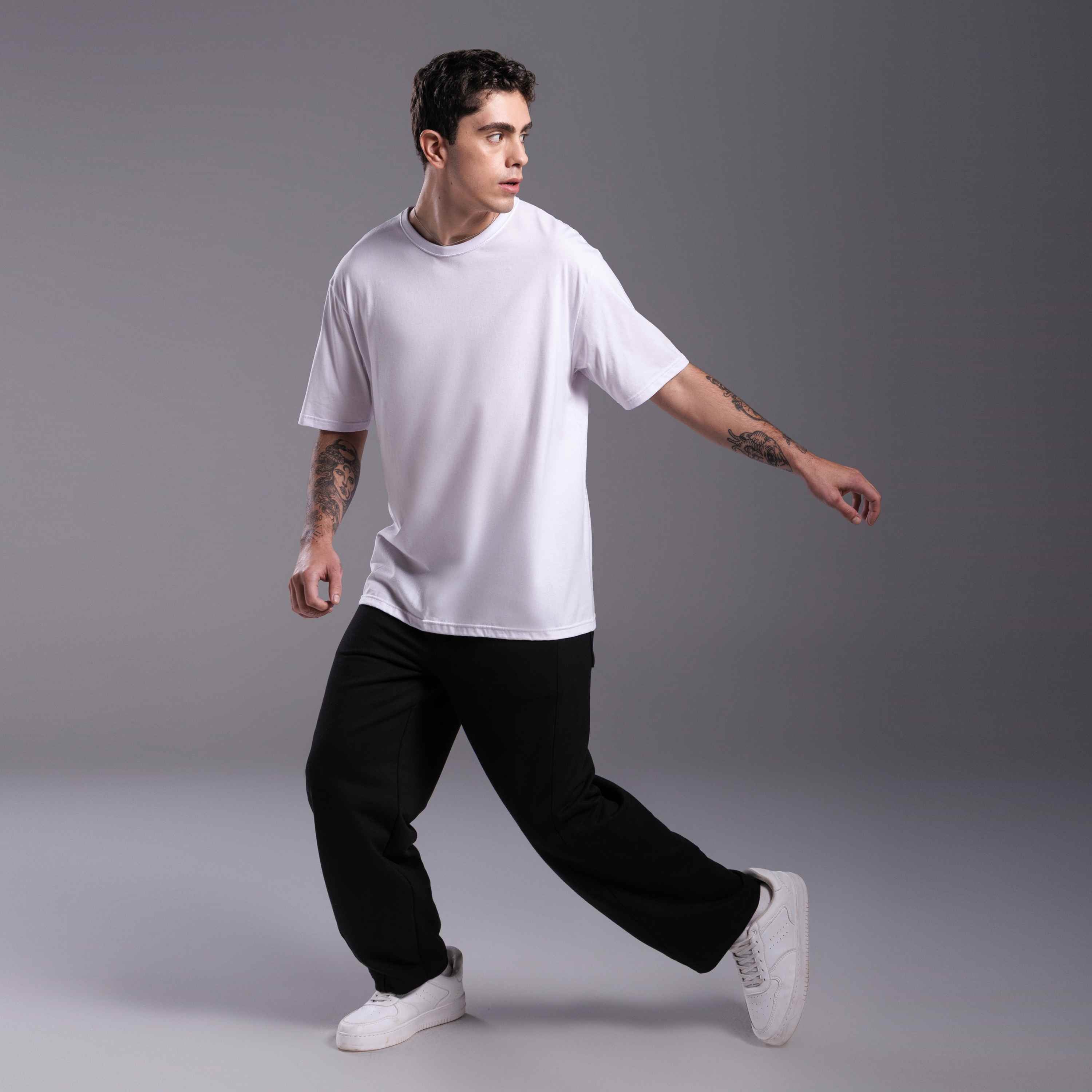 ABOUTアバウトMEN'S TECH T-SHIRT WARM UP 白　L Tech T-Shirt Anti Odor Oversized Masculina - Branco – Basicamente