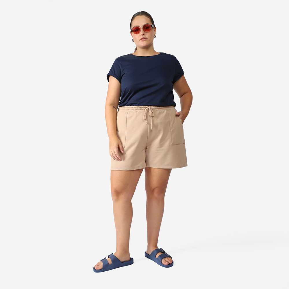 Shorts Bolso Moletom Leve Plus Size Feminino - Bege Camel