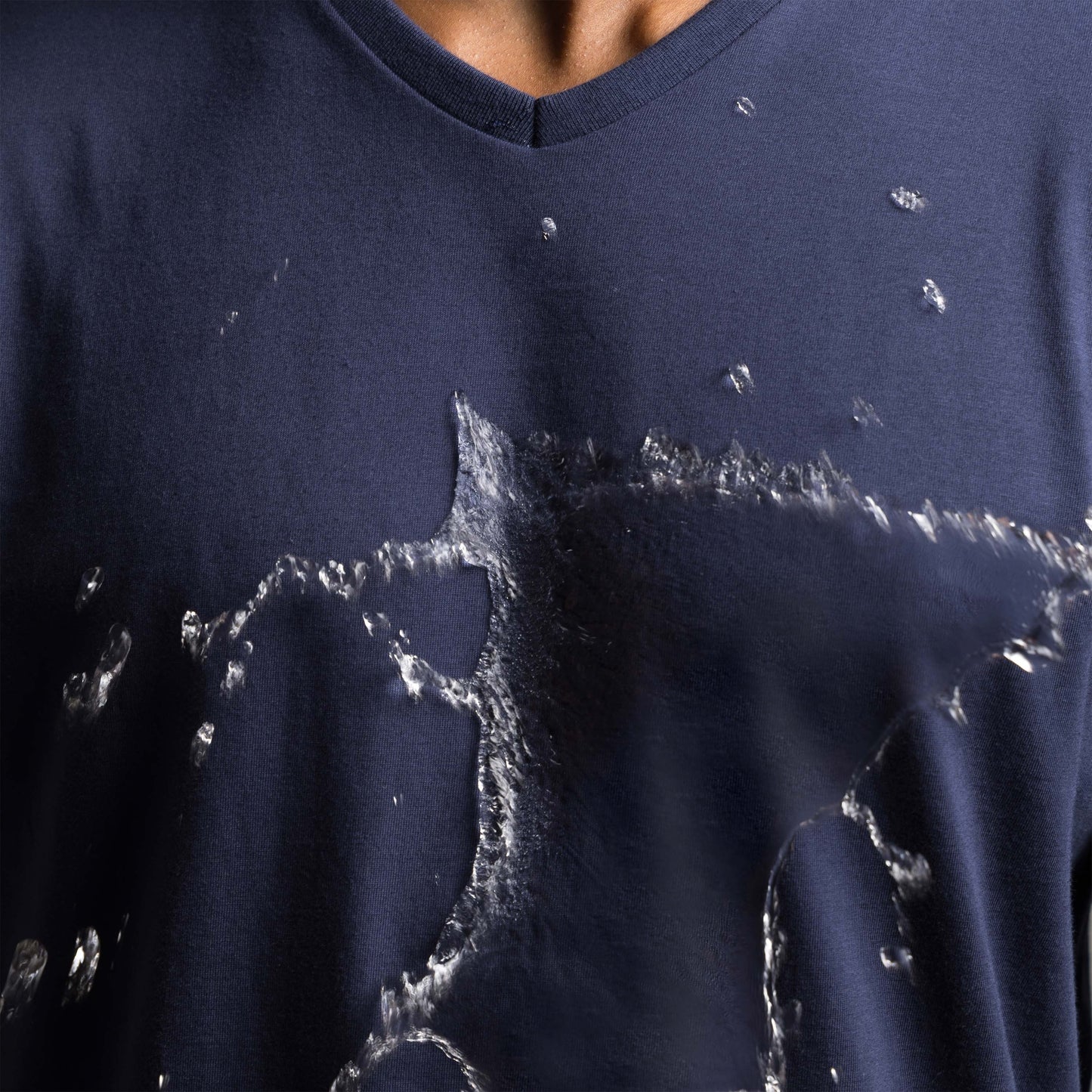 Tech T-Shirt Impermeável Gola V Masculina - Azul Marinho