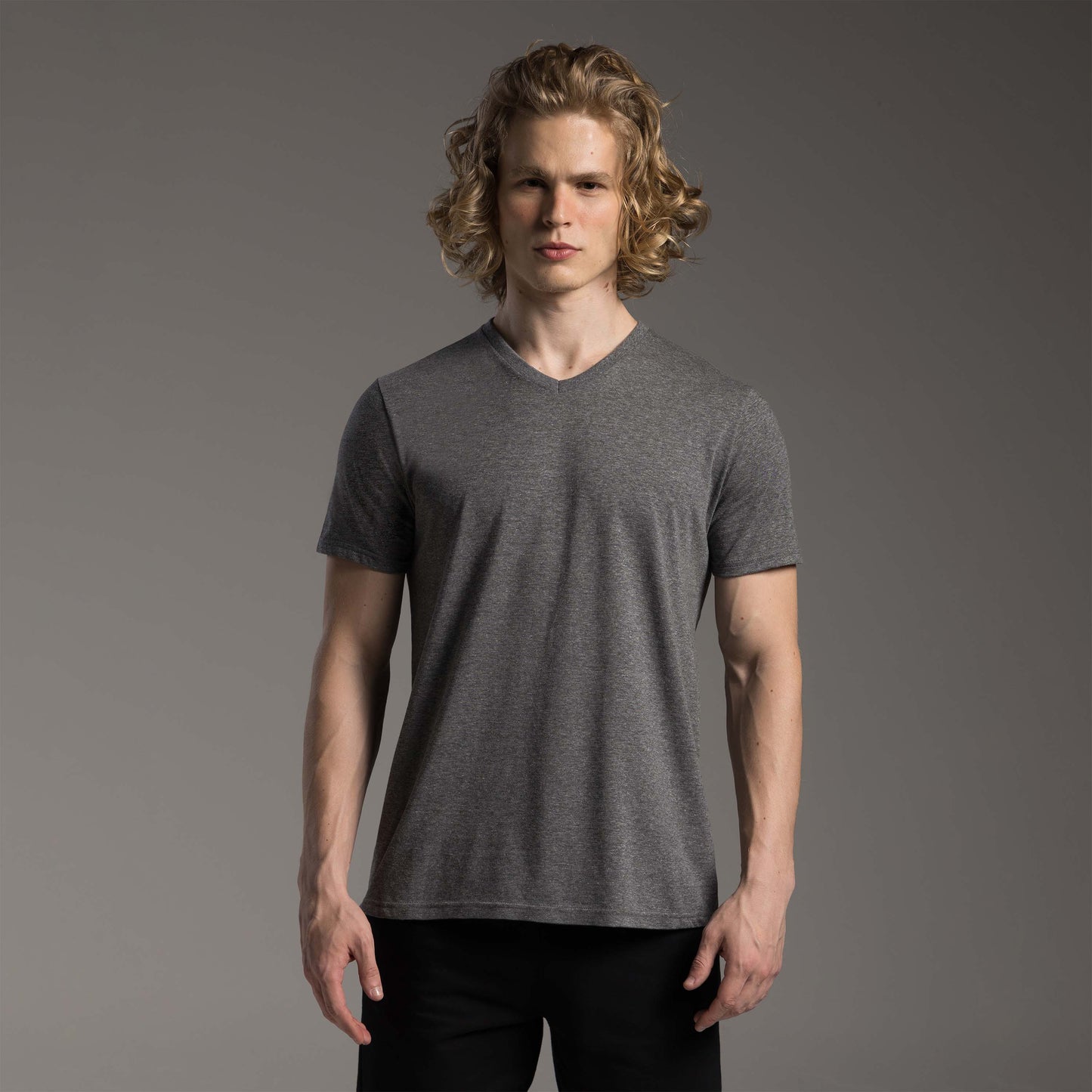 Tech T-Shirt Impermeável Gola V Masculina - Mescla Escuro