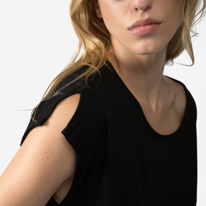 Blusa Detalhe Manga Viscose Feminina - Preto