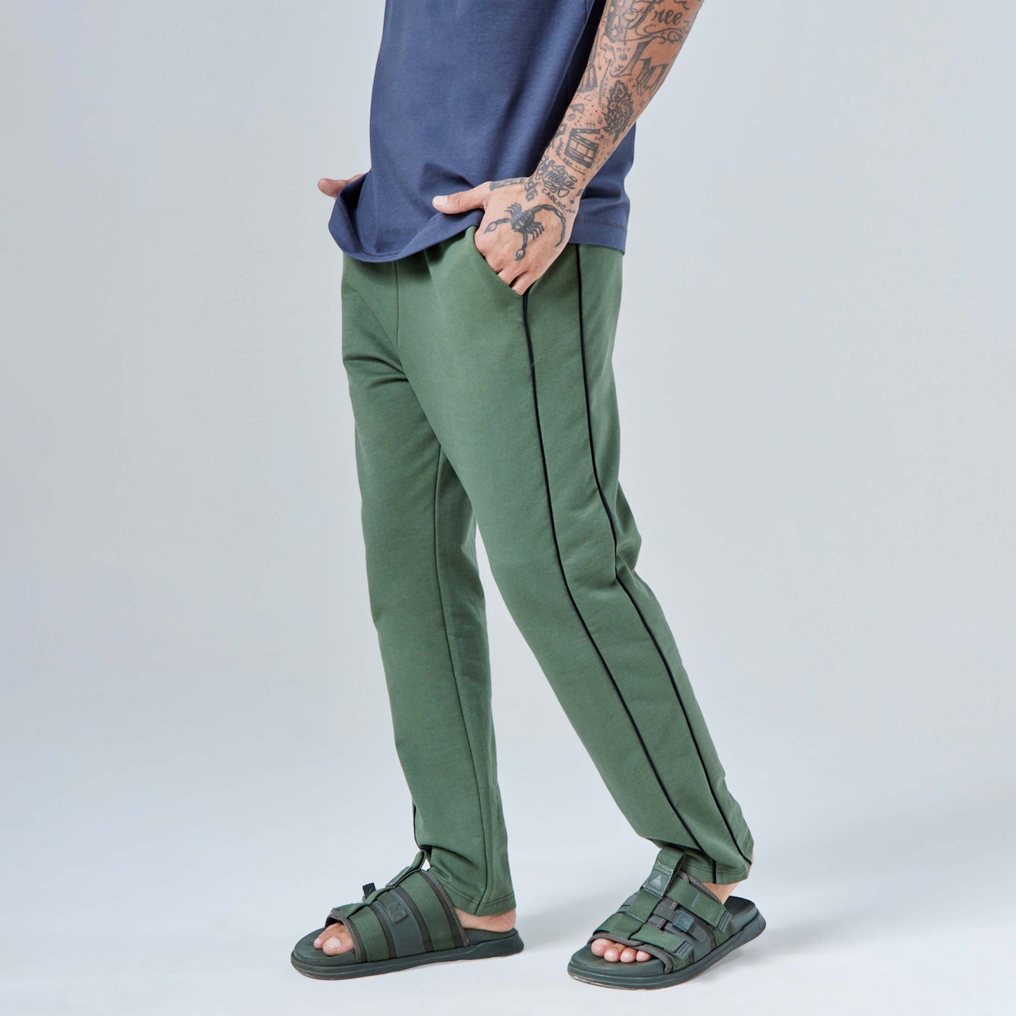 Calça Reta Moletom Tech Impermeável Contraste - Verde Figo