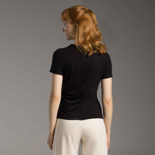 Tech T-Shirt Air Assimétrica Feminina - Preto