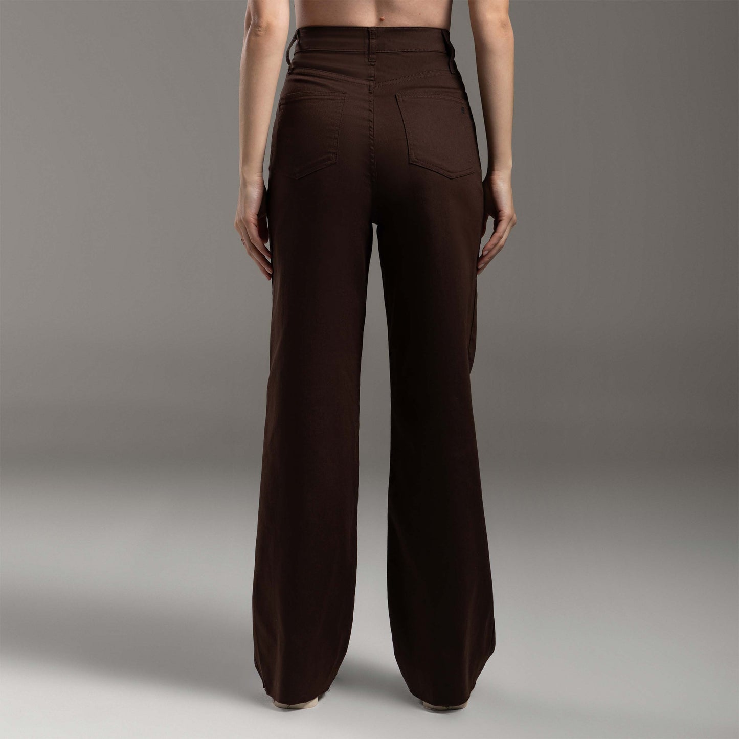 Calça Wide Tech Flex Feminina - Marrom