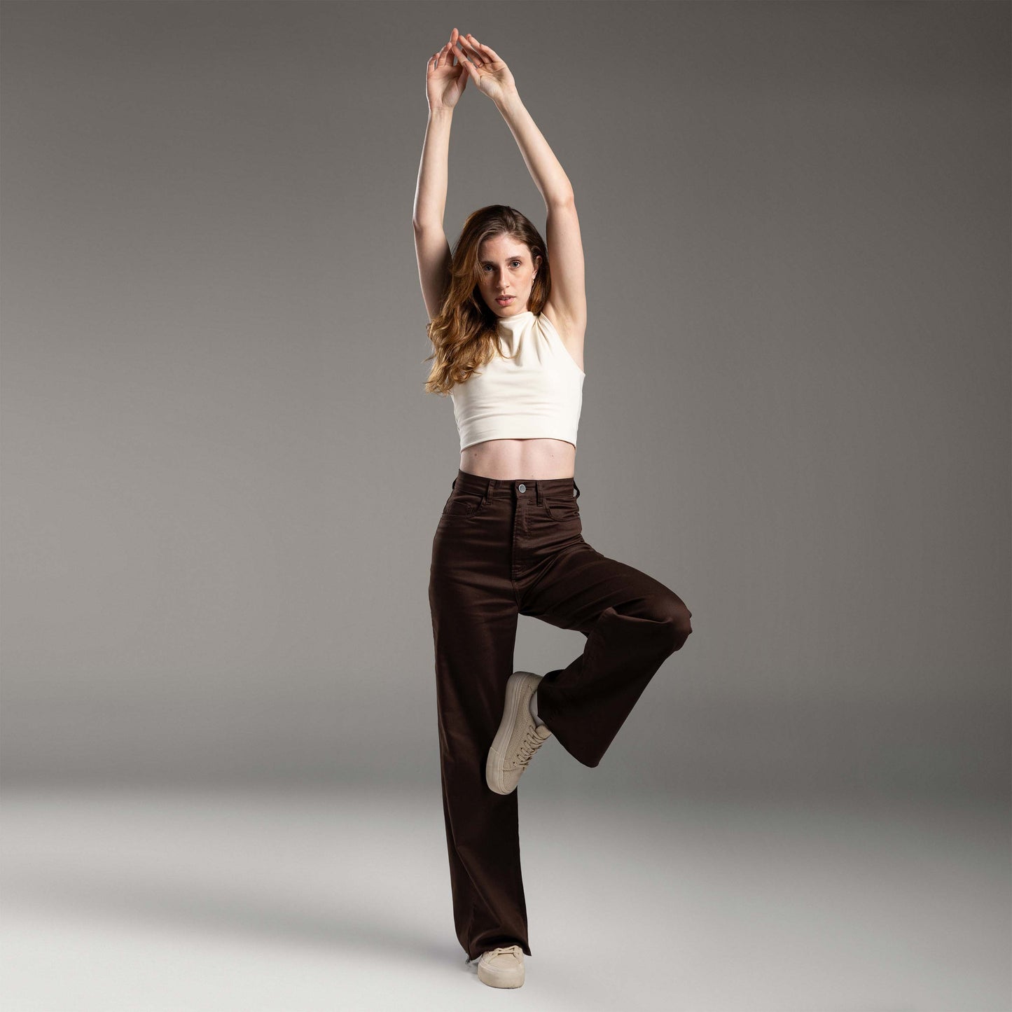Calça Wide Tech Flex Feminina - Marrom