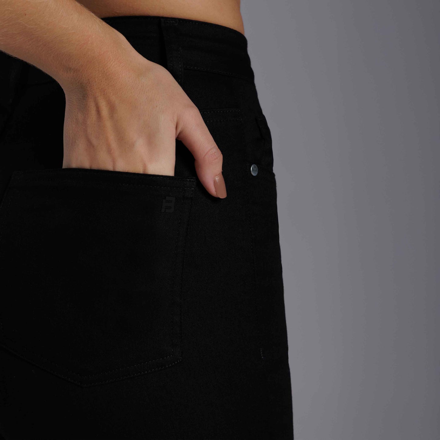 Calça Mini Boot Tech Flex Feminina - Preto