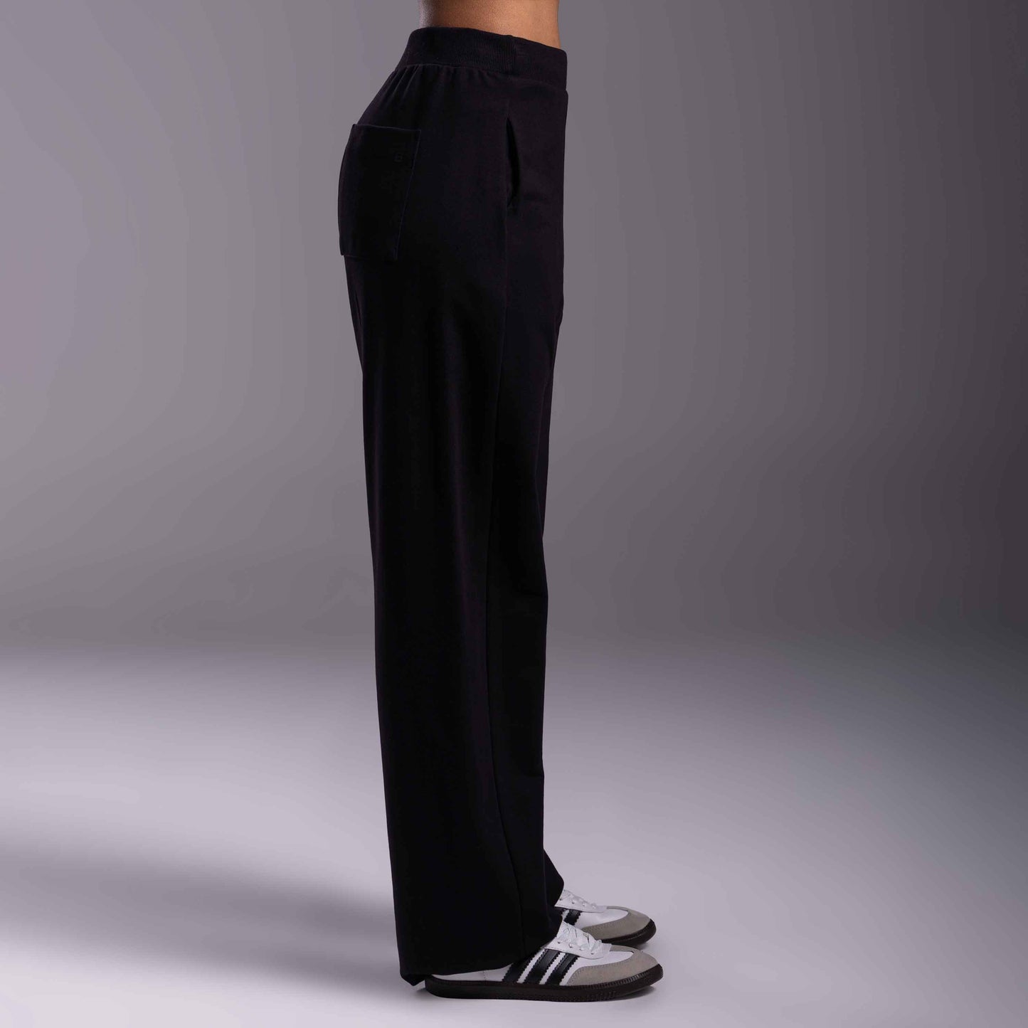 Calça Reta Moletom Tech NoLiquid Feminina - Preto