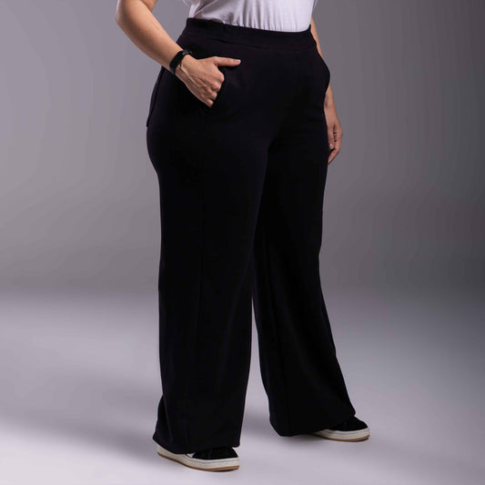 Calça Reta Moletom Tech Impermeável Plus Feminina - Preto