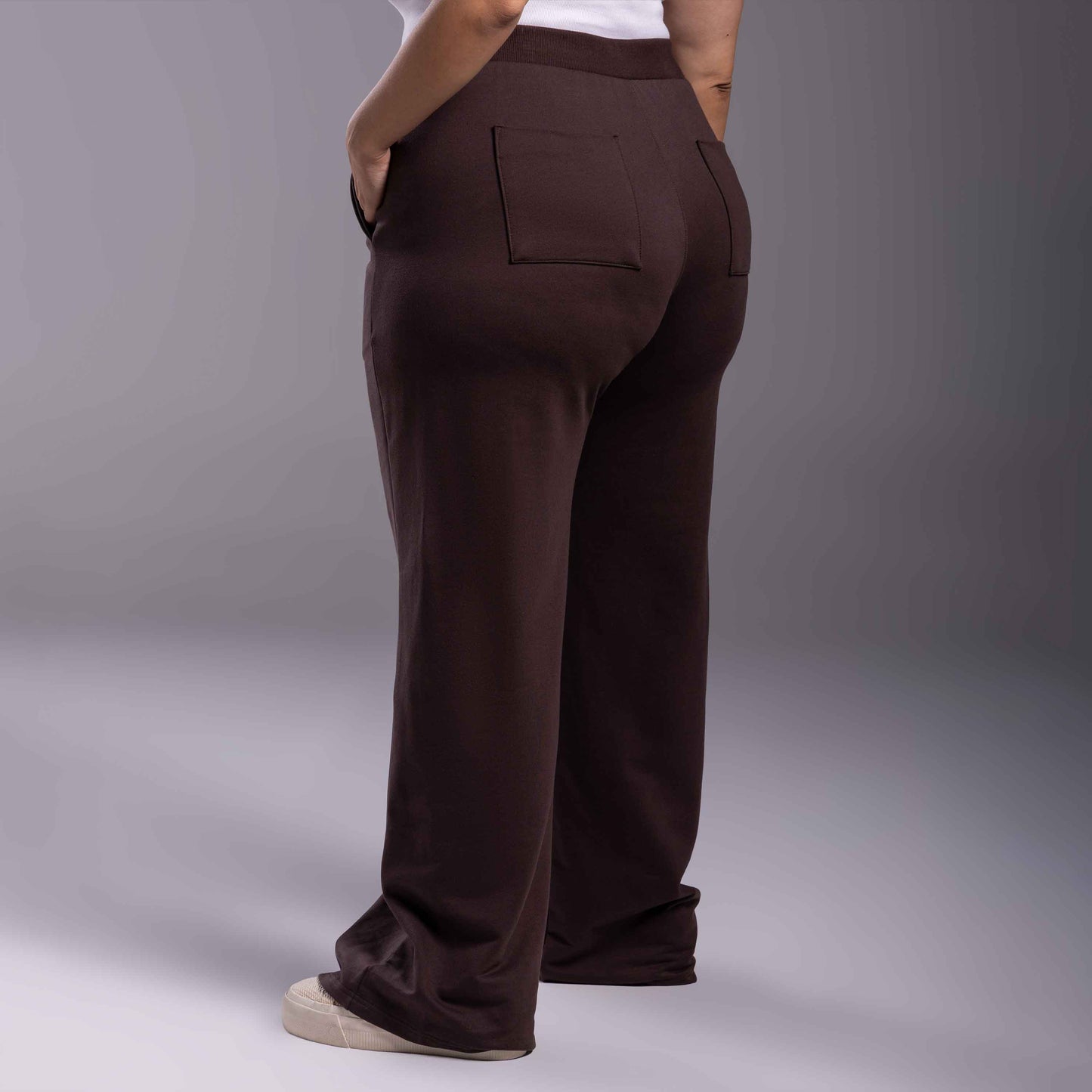 Calça Reta Moletom Tech NoLiquid Plus Feminina - Marrom