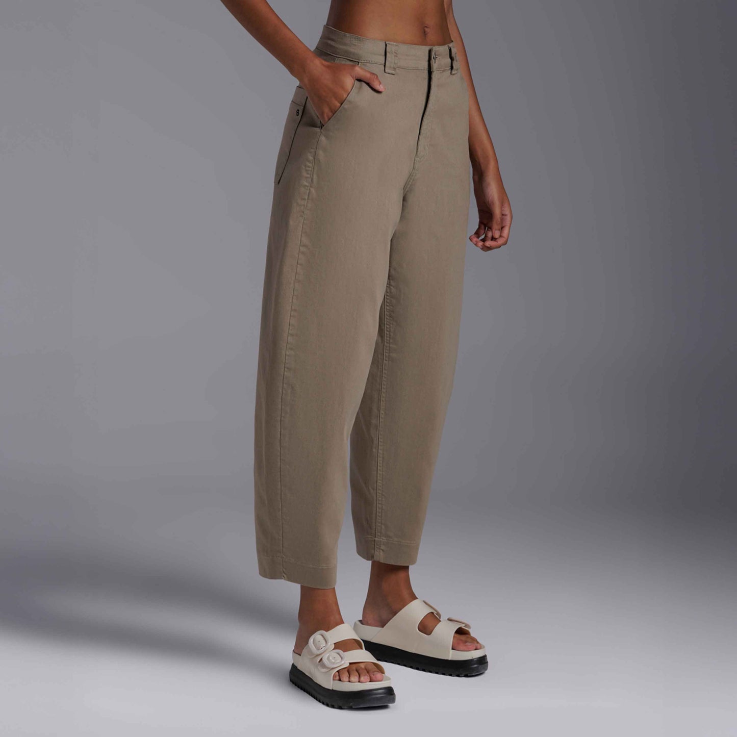 Calça Barrel Tech Flex Feminina - Verde Orvalho