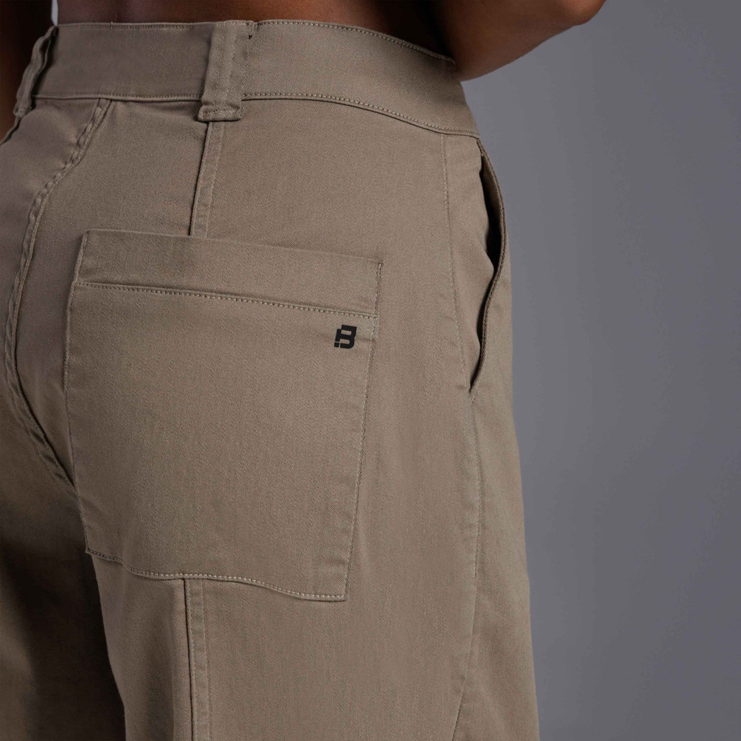 Calça Barrel Tech Flex Feminina - Verde Orvalho