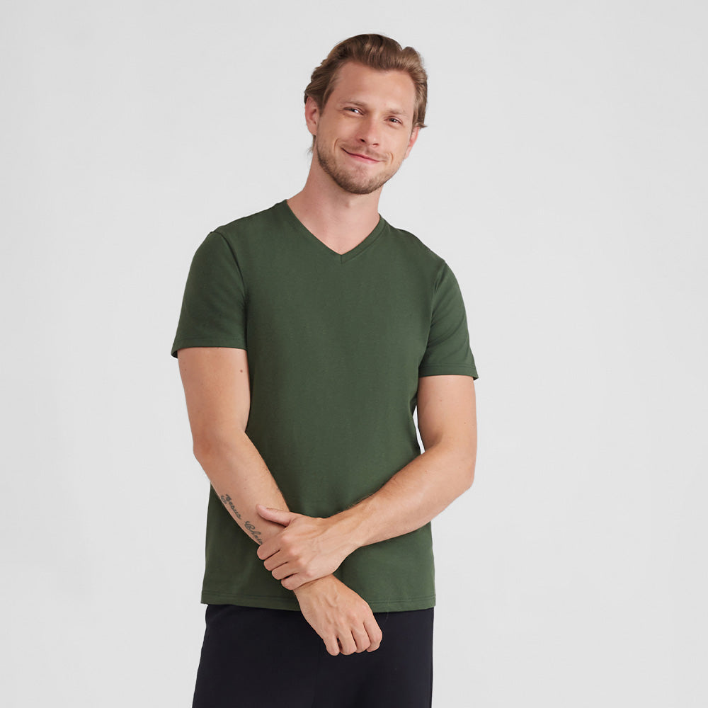 Camiseta Básica Gola V Masculina - Verde Selva
