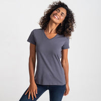 Camiseta Slim Gola V Feminina - Chumbo