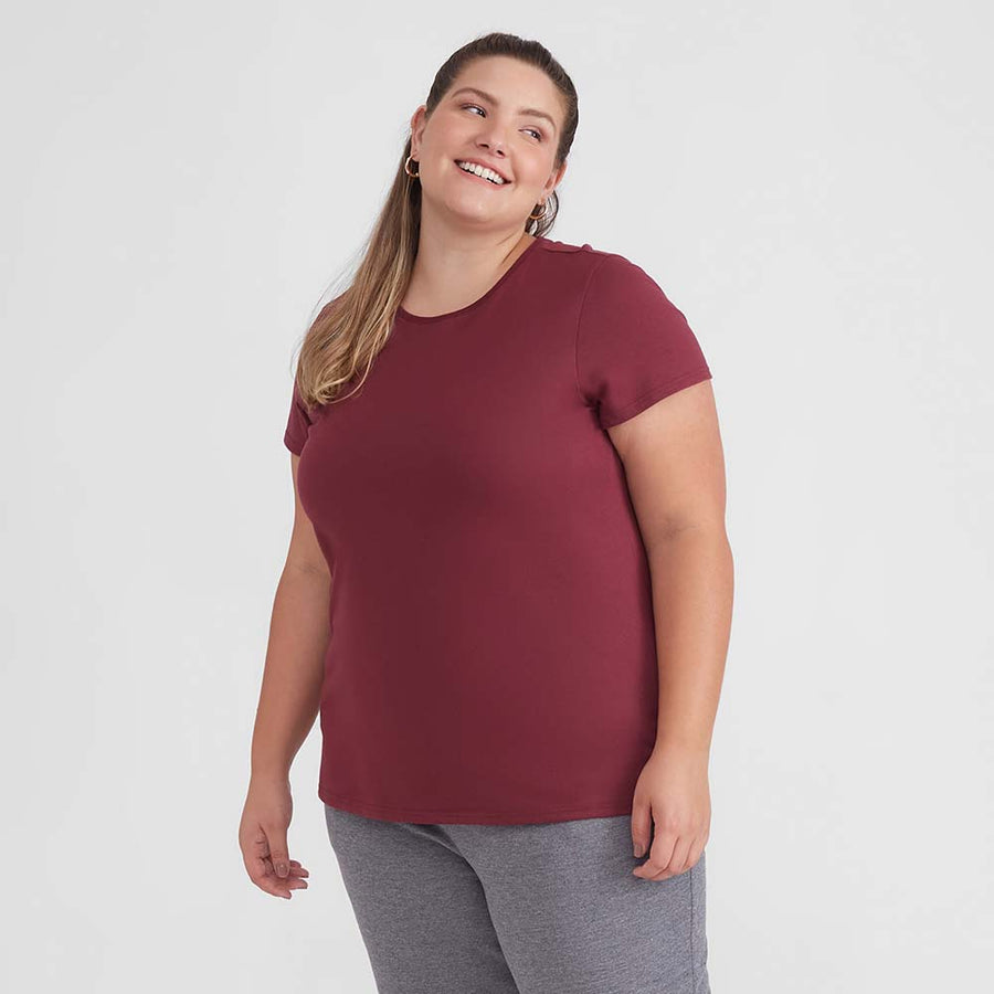 Camiseta Básica Plus Size Feminina - Vermelho Vinho